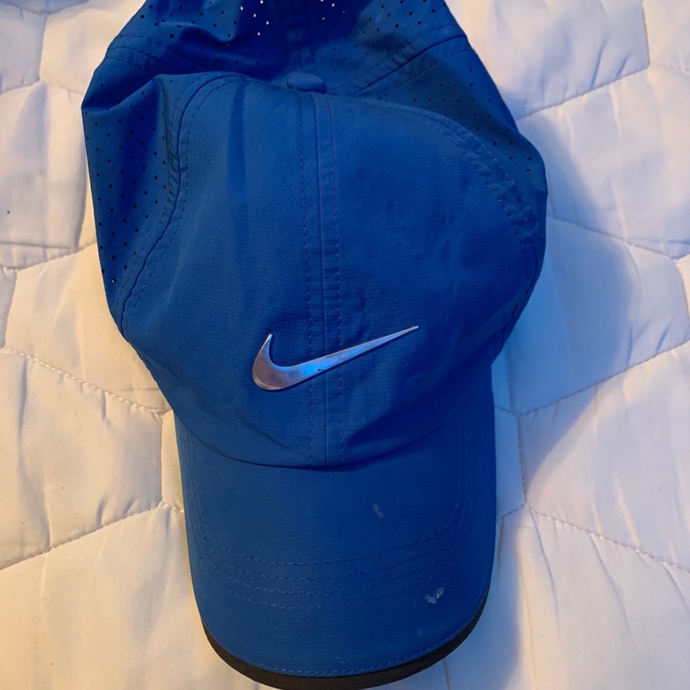 BLUE NIKE HAT